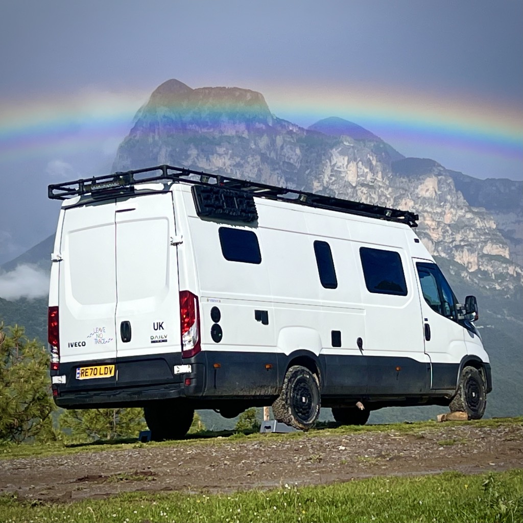 Darren and Vikki — Vanlife Assistant